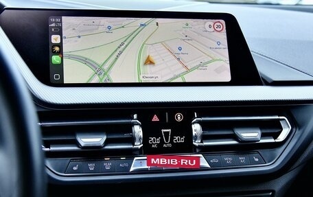 BMW 1 серия, 2020 год, 3 090 000 рублей, 26 фотография