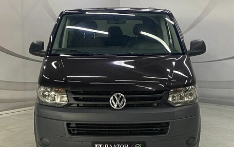 Volkswagen Caravelle T5, 2013 год, 1 999 000 рублей, 2 фотография