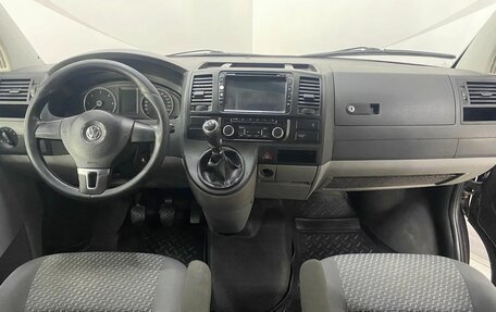 Volkswagen Caravelle T5, 2013 год, 1 999 000 рублей, 12 фотография