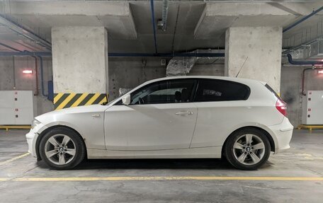 BMW 1 серия, 2011 год, 750 000 рублей, 3 фотография