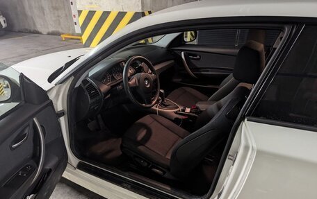 BMW 1 серия, 2011 год, 750 000 рублей, 6 фотография