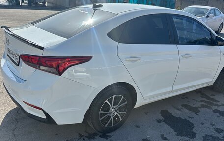 Hyundai Solaris II рестайлинг, 2017 год, 900 000 рублей, 6 фотография