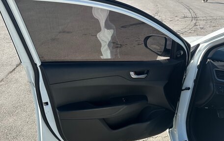 Hyundai Solaris II рестайлинг, 2017 год, 900 000 рублей, 12 фотография