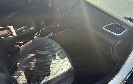 Hyundai Solaris II рестайлинг, 2017 год, 900 000 рублей, 16 фотография