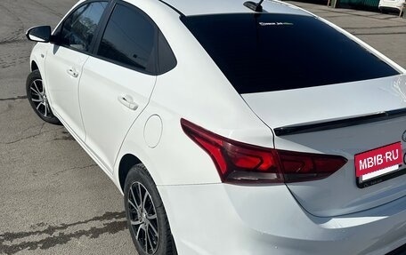 Hyundai Solaris II рестайлинг, 2017 год, 900 000 рублей, 8 фотография