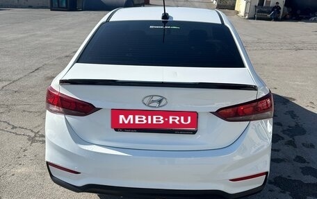 Hyundai Solaris II рестайлинг, 2017 год, 900 000 рублей, 7 фотография