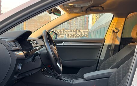 Skoda Superb III рестайлинг, 2017 год, 1 700 000 рублей, 10 фотография