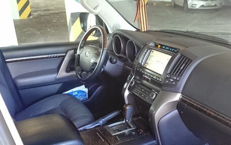 Toyota Land Cruiser 200, 2008 год, 2 650 000 рублей, 6 фотография