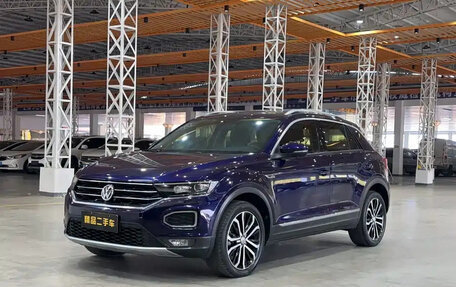 Volkswagen T-Roc I, 2021 год, 1 655 123 рублей, 1 фотография