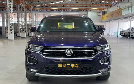 Volkswagen T-Roc I, 2021 год, 1 655 123 рублей, 2 фотография