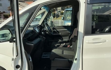 Honda Stepwgn IV, 2021 год, 2 125 000 рублей, 23 фотография