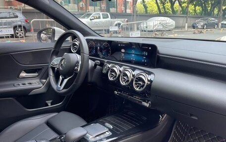 Mercedes-Benz A-Класс, 2022 год, 1 830 000 рублей, 8 фотография