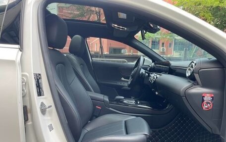 Mercedes-Benz A-Класс, 2022 год, 1 830 000 рублей, 10 фотография