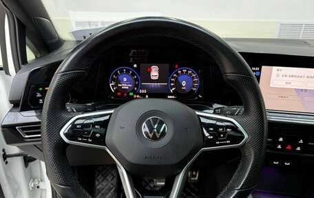 Volkswagen Golf VIII, 2022 год, 1 930 000 рублей, 9 фотография