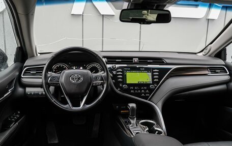 Toyota Camry, 2019 год, 2 850 000 рублей, 6 фотография