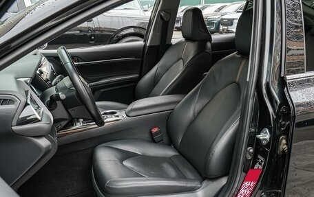 Toyota Camry, 2019 год, 2 850 000 рублей, 10 фотография