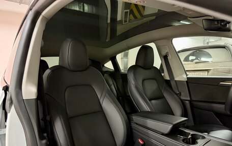 Tesla Model Y I, 2022 год, 4 850 000 рублей, 34 фотография