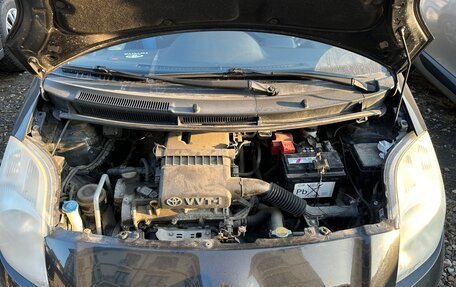 Toyota Yaris III рестайлинг, 2006 год, 460 000 рублей, 10 фотография