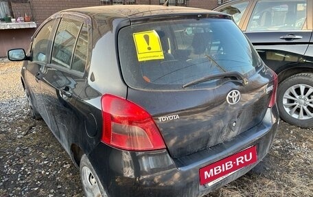 Toyota Yaris III рестайлинг, 2006 год, 460 000 рублей, 4 фотография
