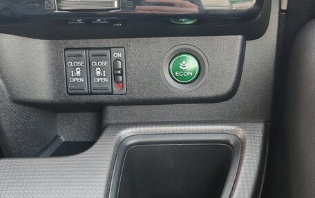 Honda Stepwgn IV, 2018 год, 2 620 000 рублей, 11 фотография