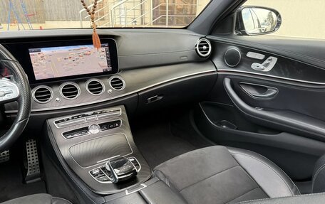 Mercedes-Benz E-Класс, 2018 год, 3 399 000 рублей, 5 фотография