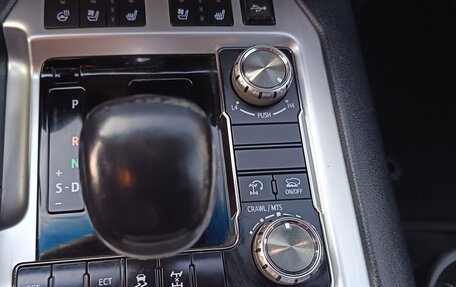 Toyota Land Cruiser 200, 2018 год, 7 700 000 рублей, 17 фотография