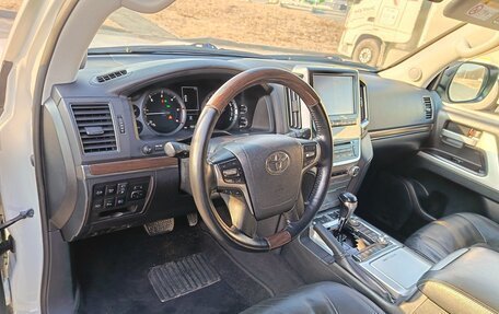 Toyota Land Cruiser 200, 2018 год, 7 700 000 рублей, 16 фотография