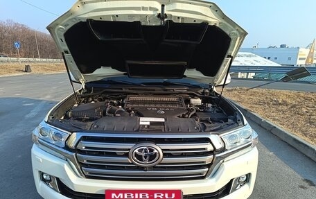 Toyota Land Cruiser 200, 2018 год, 7 700 000 рублей, 8 фотография