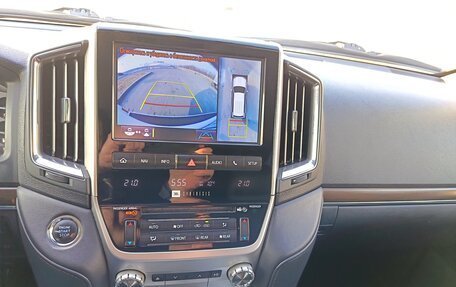 Toyota Land Cruiser 200, 2018 год, 7 700 000 рублей, 20 фотография