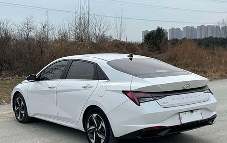 Hyundai Elantra, 2022 год, 1 275 000 рублей, 5 фотография