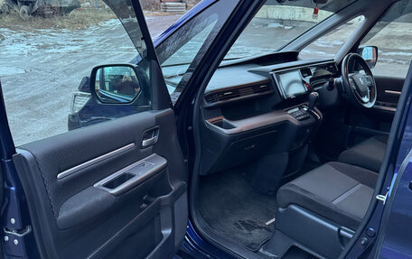 Honda Stepwgn IV, 2018 год, 2 190 000 рублей, 12 фотография