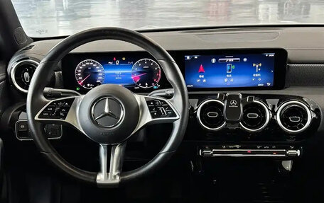 Mercedes-Benz A-Класс, 2023 год, 1 650 000 рублей, 12 фотография