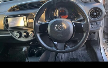 Toyota Vitz, 2018 год, 1 300 000 рублей, 7 фотография