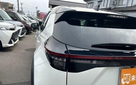 Toyota Yaris Cross, 2022 год, 9 фотография