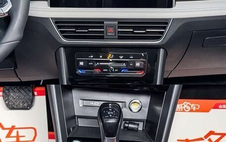 Volkswagen Tiguan II, 2022 год, 2 040 000 рублей, 6 фотография