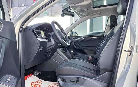 Volkswagen Tiguan II, 2022 год, 2 040 000 рублей, 8 фотография