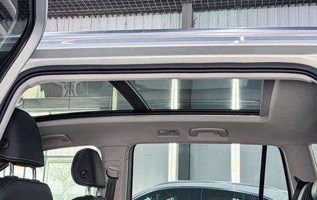 Volkswagen Tiguan II, 2022 год, 2 040 000 рублей, 12 фотография