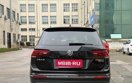 Volkswagen Tiguan II, 2019 год, 1 750 000 рублей, 4 фотография