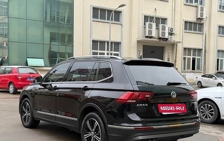 Volkswagen Tiguan II, 2019 год, 1 750 000 рублей, 3 фотография