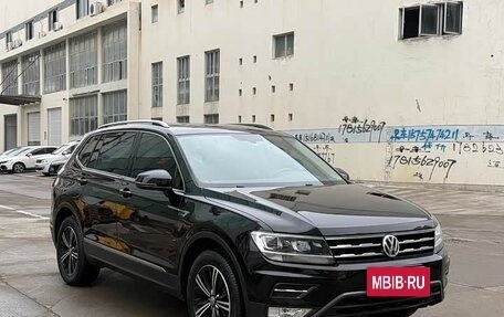 Volkswagen Tiguan II, 2019 год, 1 750 000 рублей, 2 фотография