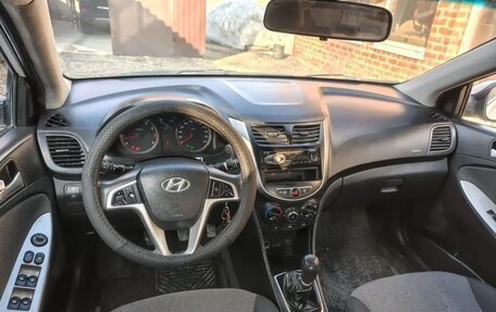 Hyundai Solaris II рестайлинг, 2014 год, 690 000 рублей, 5 фотография