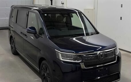 Honda Stepwgn, 2022 год, 2 410 000 рублей, 1 фотография