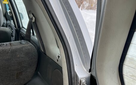 Chevrolet Tracker II, 2000 год, 320 000 рублей, 13 фотография