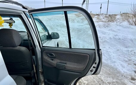 Chevrolet Tracker II, 2000 год, 320 000 рублей, 14 фотография