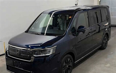 Honda Stepwgn, 2022 год, 2 410 000 рублей, 2 фотография