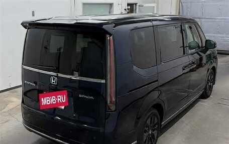 Honda Stepwgn, 2022 год, 2 410 000 рублей, 3 фотография