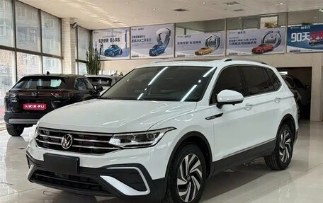 Volkswagen Tiguan II, 2023 год, 2 890 017 рублей, 1 фотография