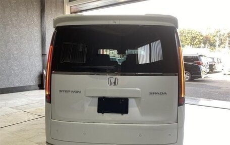 Honda Stepwgn, 2022 год, 2 230 000 рублей, 5 фотография