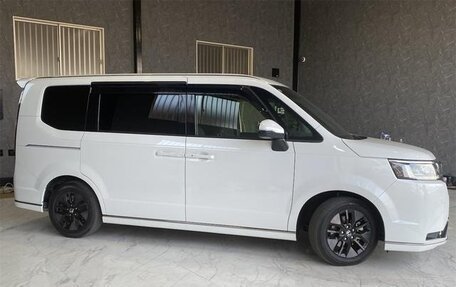 Honda Stepwgn, 2022 год, 2 230 000 рублей, 8 фотография