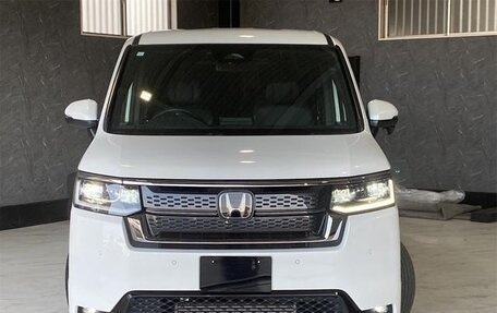 Honda Stepwgn, 2022 год, 2 230 000 рублей, 2 фотография